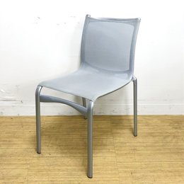 【イタリアブランドが誇る美しいチェア】軽くて程よい弾力の背面が機能的　アリアス　ハイフレームチェア　【デザイナーズ家具】