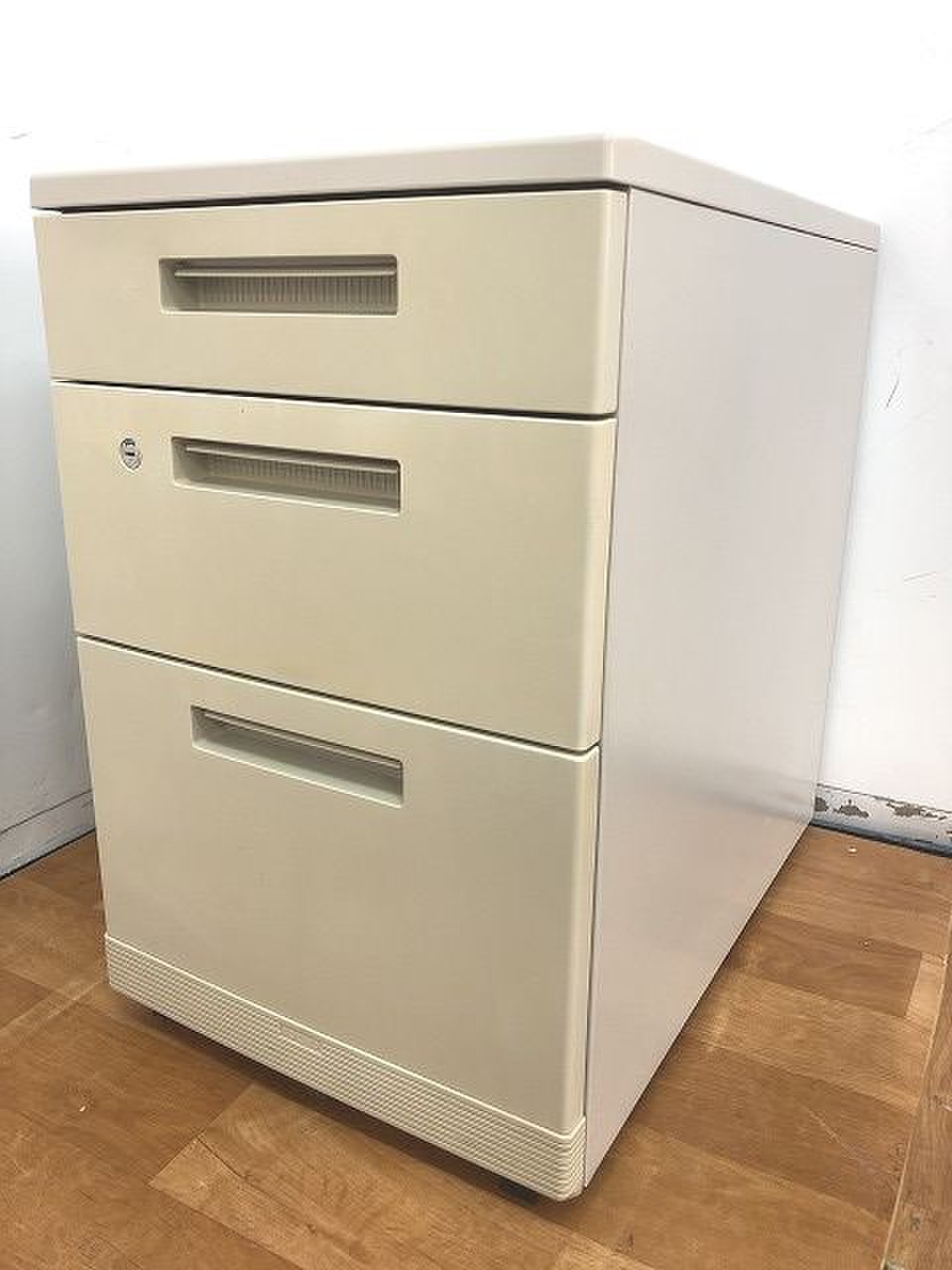 【機能性充実の三段ワゴンの入荷です！！】■コクヨ■MX
                        新MX 
                                    中古
            