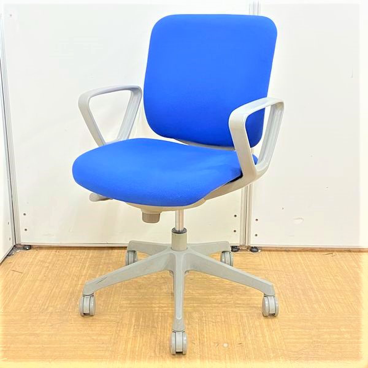 【ロット】【ローコストで揃えられる人気チェア】【オカムラ/CG-R】
                        CG-R 
                                    中古
            