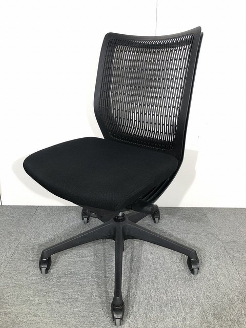 【中古】ヴィスコンテ   オカムラ（okamura） 肘無ローバックチェア