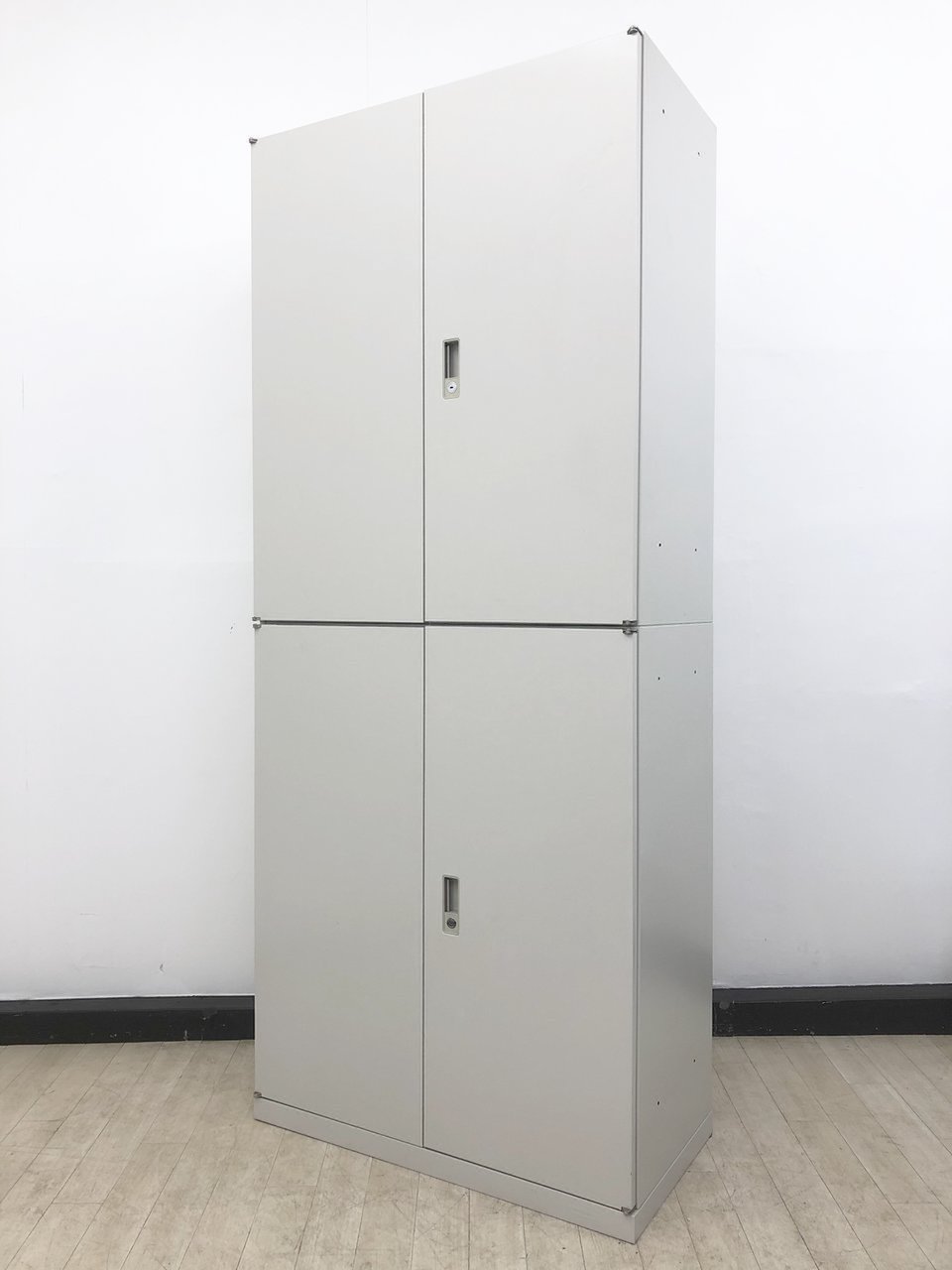 【1台入荷！】オカムラ製42型上下書庫セット｜収納力抜群！書類の整理におすすめ！
                        42 
                                    中古
            