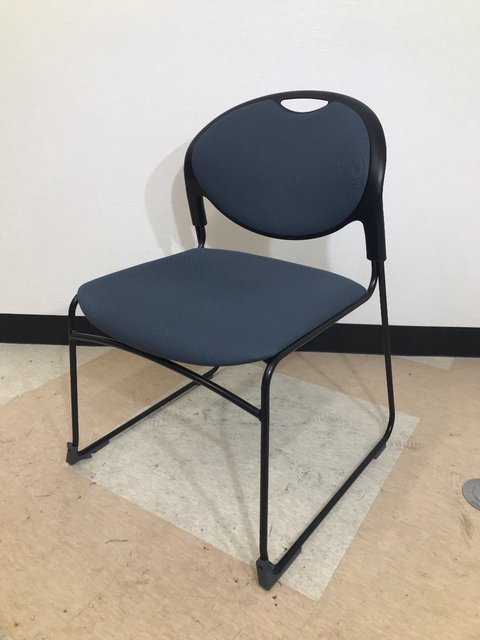 【中古】クリケット  KLC121CB-T1N3 イトーキ（ITOKI） スタッキングチェア