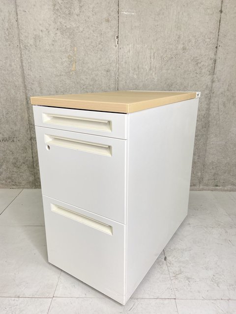 【中古】アドバンス   オカムラ（okamura） 脇机3段