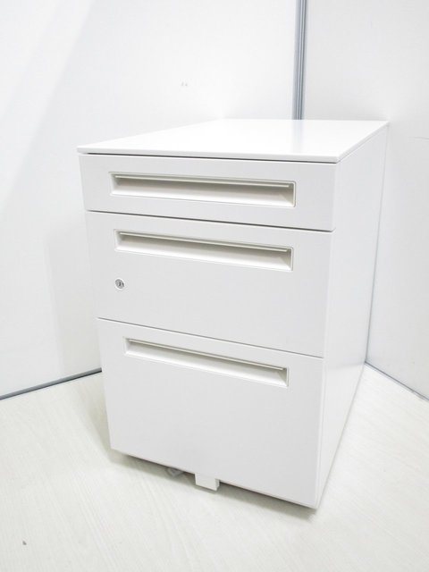 【大量入荷】明るいホワイト色のワゴン【標準サイズ】