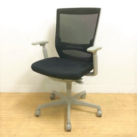 【中古】エスクード（メッシュ）  C497GS FHB1 オカムラ（okamura） 肘付ハイバックチェア