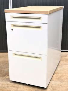 木目とホワイトのコラボレーション!訳アリの為お得にご案内【中古】【オフィス家具】【東京】【大阪】【愛知】【岐阜】