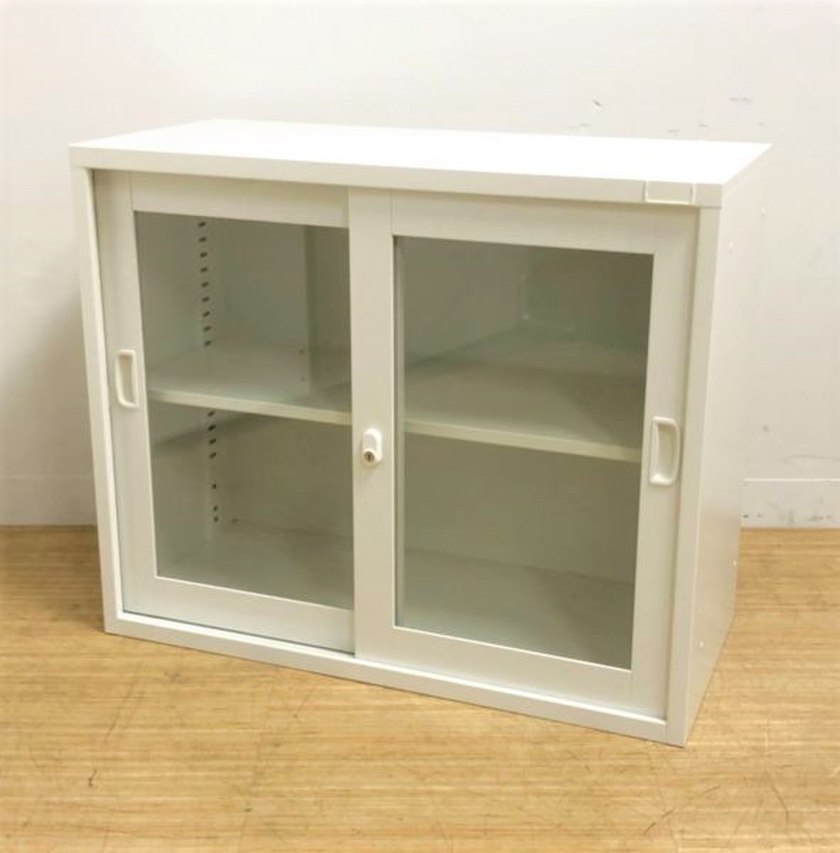 上置き用｜ガラス引き戸書庫｜新品オフィス家具｜ホワイト｜国内メーカー生興製｜ボリュームディスカウント承ります
                        ANW
                                    新品
            