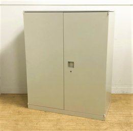 天板付き！コンパクトサイズでかさばらない！オカムラ/レクトライン/両開き/天板付き