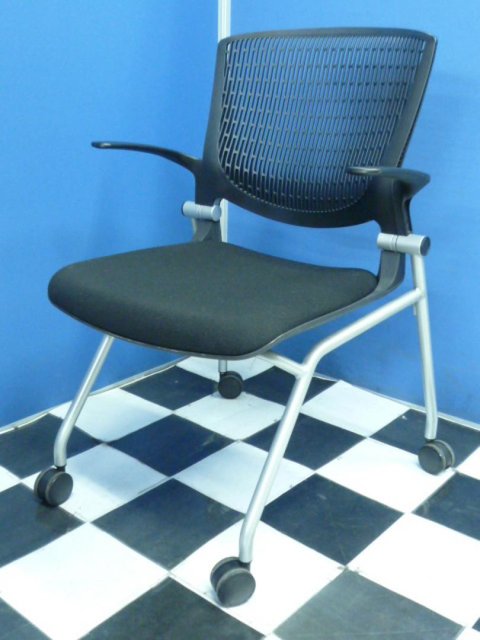 【中古】グラータ   オカムラ（okamura） ネスティングチェア