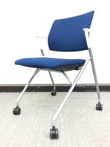 【収納らくちん！】折りたためるチェアが春日部店入荷！会議などに！♦コクヨ製