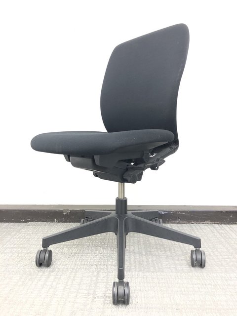 【中古】フルゴ   イトーキ（ITOKI） 肘無ローバックチェア