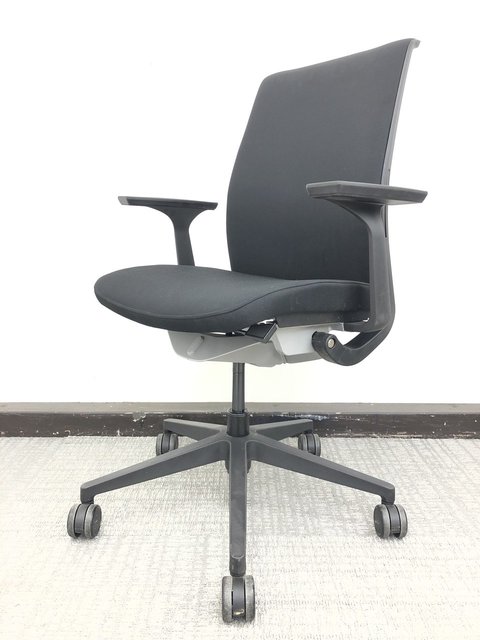 【中古】シンク2   Steelcase（スチールケース） 肘付ハイバックチェア