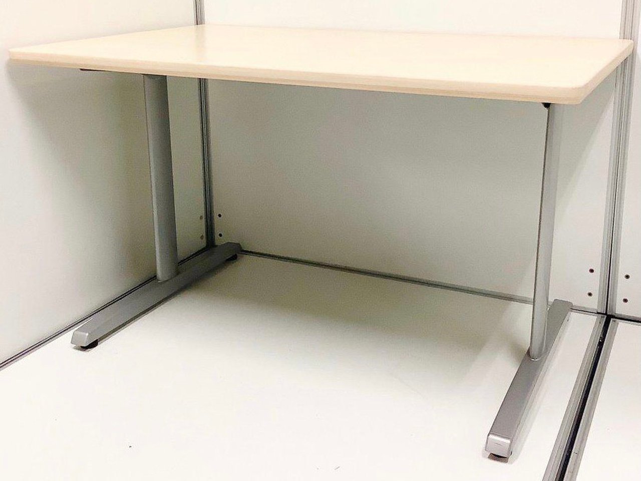 品質良好／省スペース／定番／人気／簡易応接用　◆Okamura／オカムラ　◆8177
                        8177シリーズ 
                                    中古
            