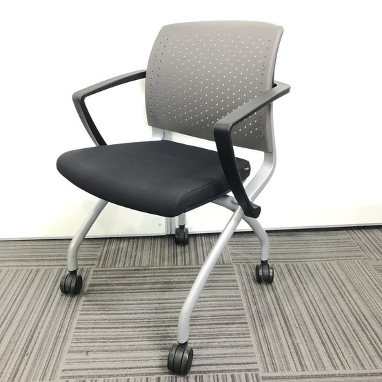 【中古】ヴィアイエム チェア  FURSYS(ファシス) CH0015シリーズ　ウチダ FURSYS（ファシス） ネスティングチェア
