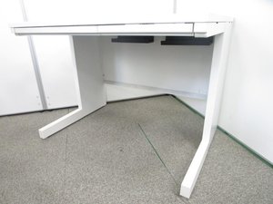 【定価約6万円！！人気ホワイトカラー横幅1400mm平机の入荷です！！】■内田洋行■スカエナ