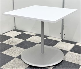 【ちょっとした打合せやリフレッシュに！】■オカムラ製　スクエアテーブル　ホワイト　■角型W750mm