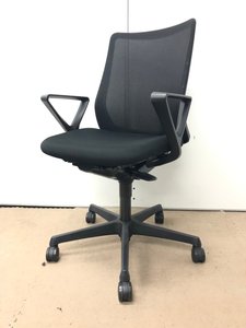 【ハンモックのような包み込み！】現行モデルが中古で登場！
【ミドルクラスメッシュチェアならコレ！】