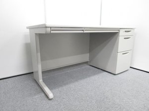 【定価約11万円！！収納力バツグンで広々使える1400ｍｍ幅の片袖机の入荷です！！】■オカムラ■SD■おつとめ品