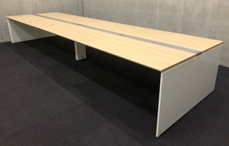 【コロナ対策にも！】オカムラ（okamura）プロユニットフリーウェイ (ProUnit Freeway)　フリアドデスク　幅4000㎜／色：ナチュラル（ネオウッドライト）／8～10名様推奨