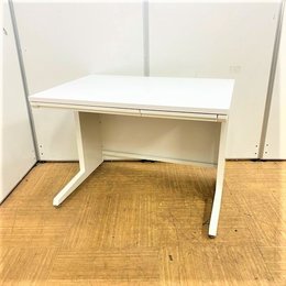 【コンパクトでローコスト】【オカムラ製幅1000の平机が入荷！】