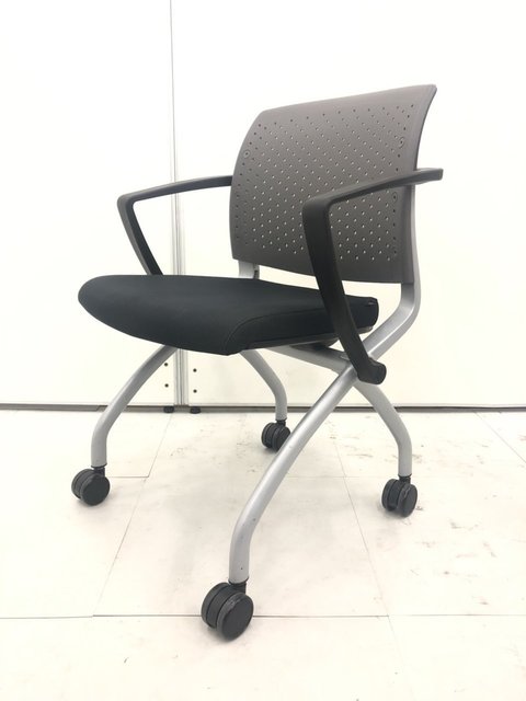 【中古】ヴィアイエム チェア   FURSYS（ファシス） ネスティングチェア
