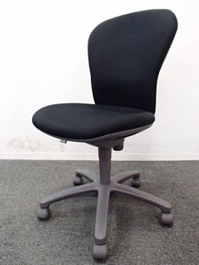 定番ローコストチェア！レグノチェアが入荷｜起業　拠点開設