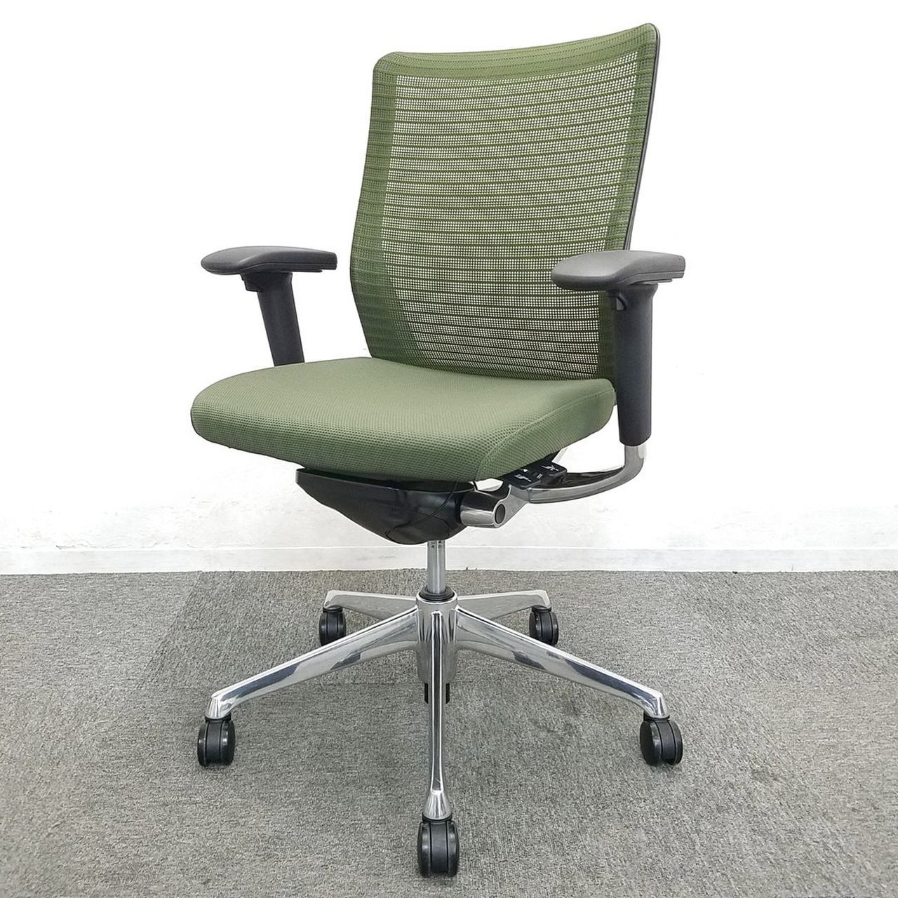 【担当者イチ押し！】コーラルメッシュ！シンプルで貴賓のあるフォルム！中古 椅子 OAチェア オフィス家具 ハイバック　メッシュ　高級チェア 人気
                        コーラル 
                                    中古
            