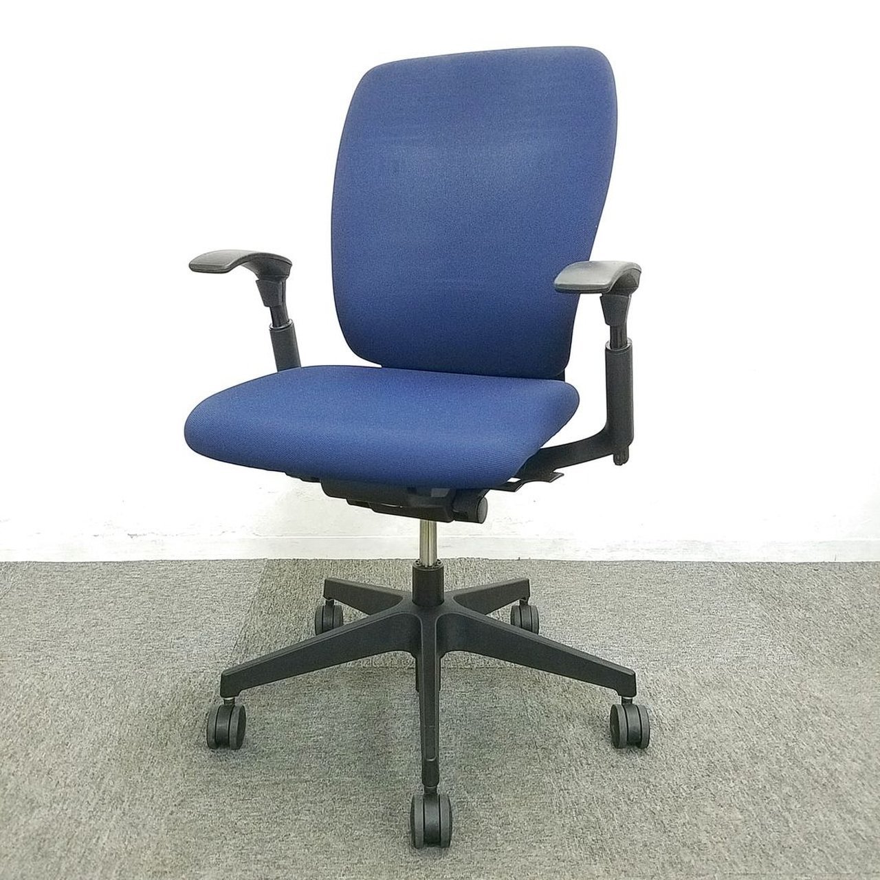 【担当者イチ押し！】【20%オフ】【ロット入荷】人気のフルゴチェアがロット入荷いたしました☆　オフィスチェア　テレワーク
                        フルゴ 
                                    中古
            