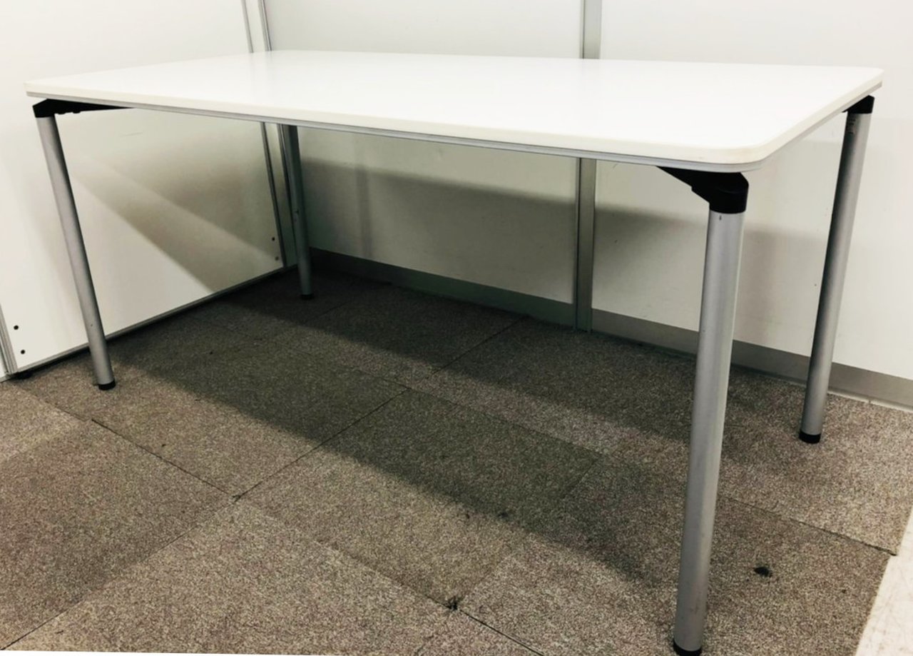 国内メーカーで耐久性も高い4名様用入荷！4つ足なので、6名でも着座可能！
                        その他シリーズ
                                    中古
            