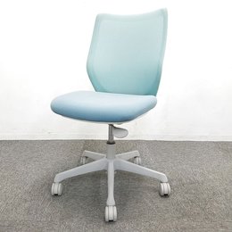 【在庫処分品につきお安くご提供！】オカムラ製ローバックチェア入荷！長時間のオフィスワークでも快適な座り心地のチェア!! 中古 オフィス 家具 リサイクル 環境 テレワーク