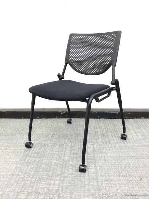 【中古】プロスタック   オカムラ（okamura） スタッキングチェア