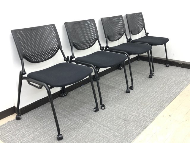 【中古】プロスタック   オカムラ（okamura） スタッキングチェア