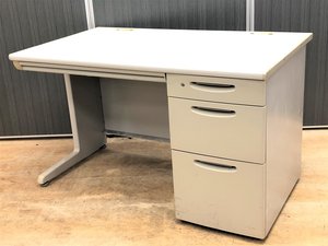スタンダードな事務机!!品薄の人気サイズ【中古】【オフィス家具】【東京】【大阪】【愛知】【岐阜】