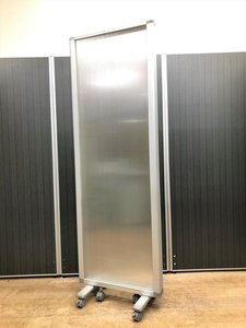 【限定1品】アクリル3連パーテション　キャスター付【中古】【オフィス家具】【東京】【大阪】【愛知】【岐阜】