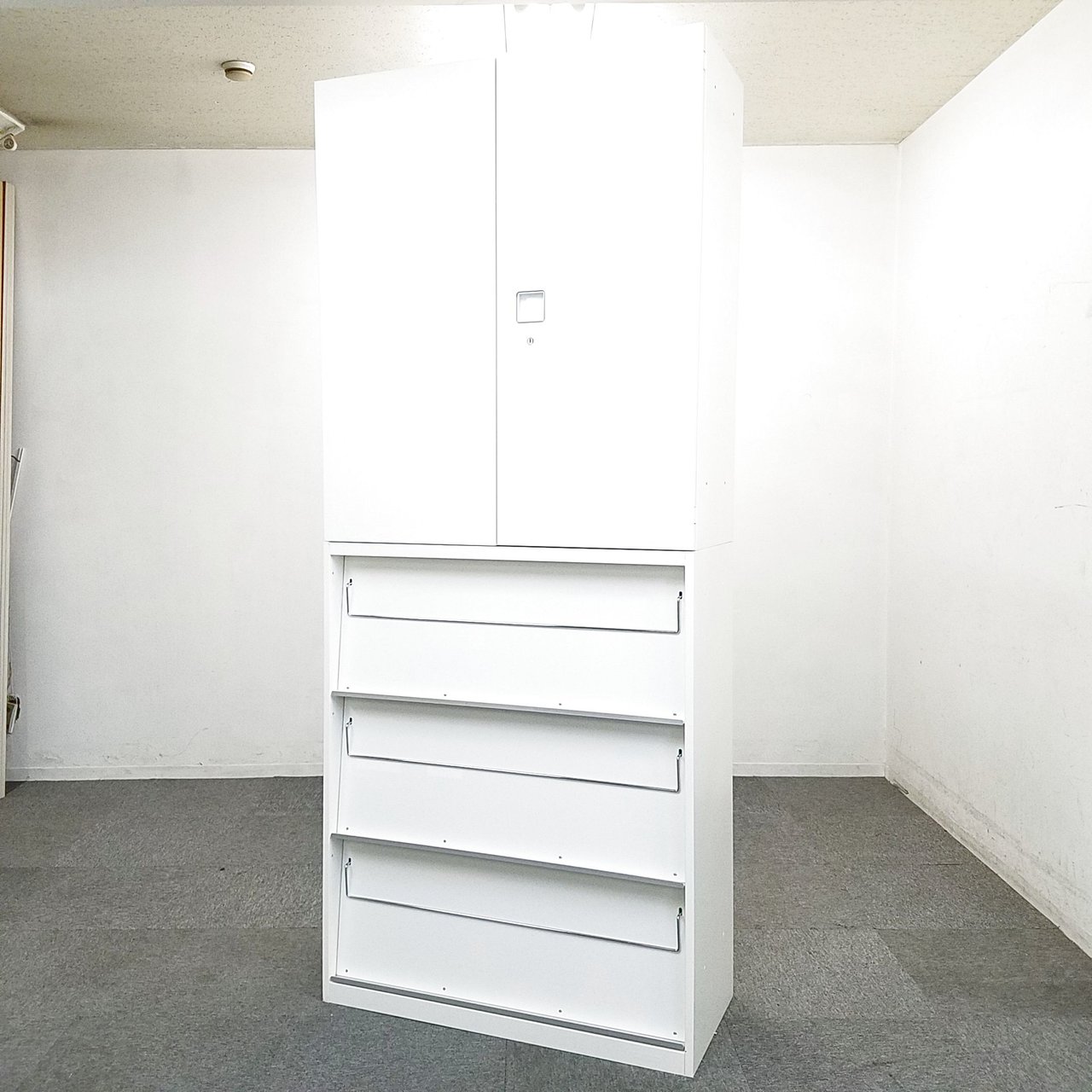 【1台限定】清潔感のあるオカムラのホワイト書庫が入荷しました！中古　ホワイト　書庫　キャビネット　オフィス家具　事務用品　棚
                        レクトライン 
                                    中古
            