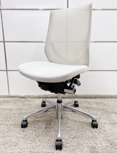 【中古】ゼファー（メッシュ）   オカムラ（okamura） 肘無ハイバックチェア