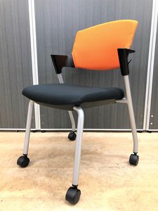 ミーティングにオススメ!!スタッキング可能なチェア【中古】【オフィス家具】【東京】【大阪】【愛知】【岐阜】