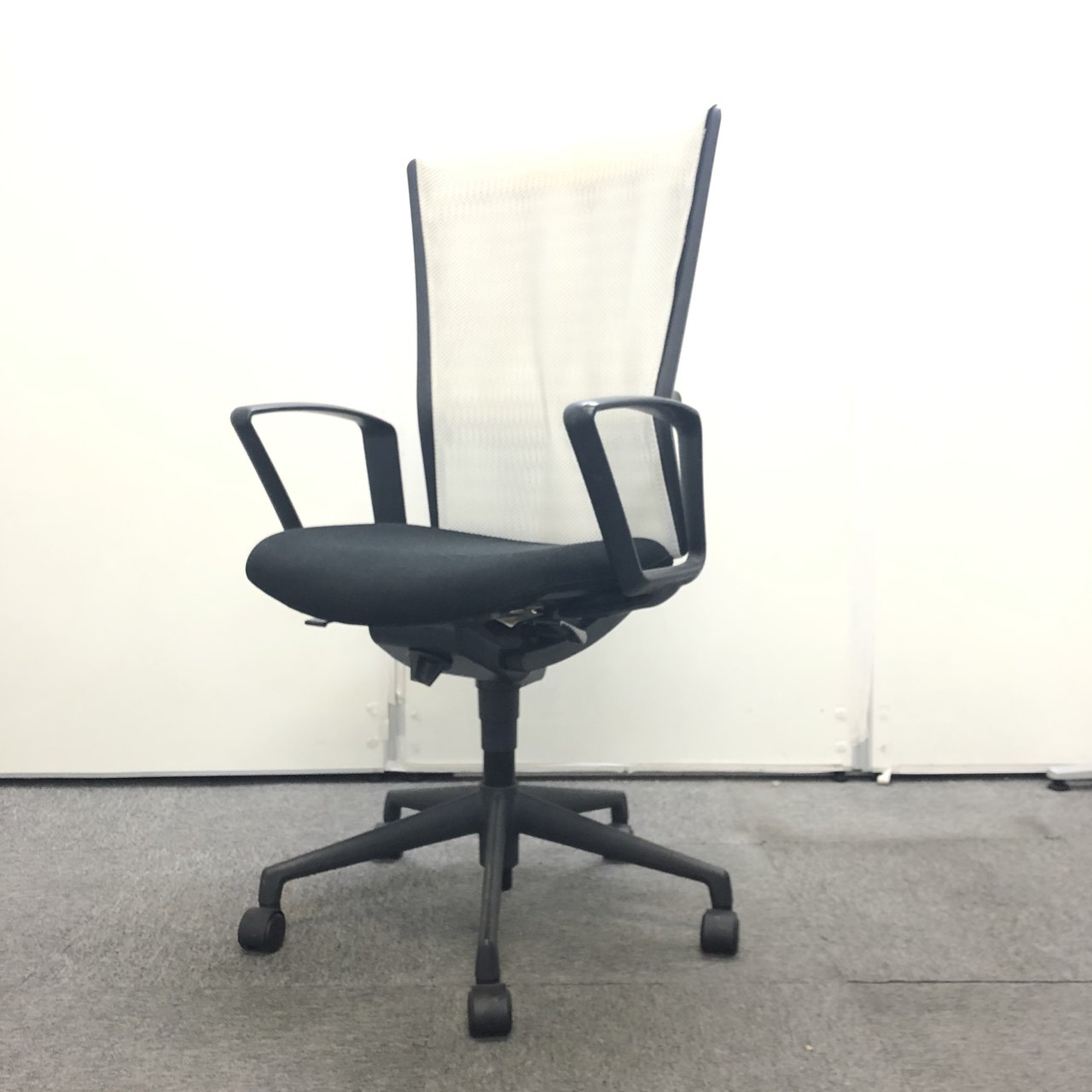 【尼崎店限定価格！！】ウチダ｜アクトディア｜ホワイトカラー｜肘付きハイバックチェア！！【関西在庫数ナンバーワン・尼崎店】
                        アクトディア 
                                    中古
            