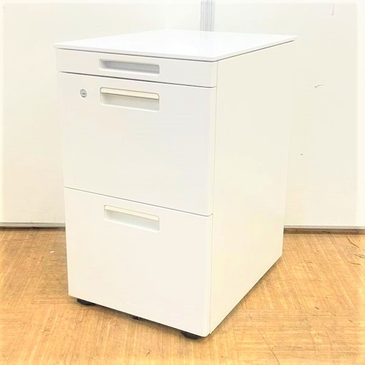 【奥行500サイズ】【レア】【コンパクトだけど大容量の3段ワゴン】
                        その他シリーズ
                                    中古
            