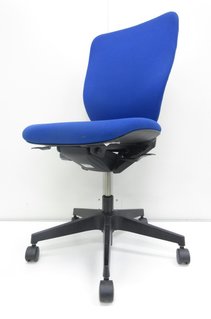 【定番OAチェア！】座り心地も良く、多機能なチェア、イトーキ製プラオチェア【4脚入荷】
