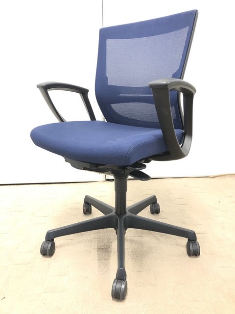 【中古】エスクード（メッシュ）   オカムラ（okamura） 肘付ローバックチェア