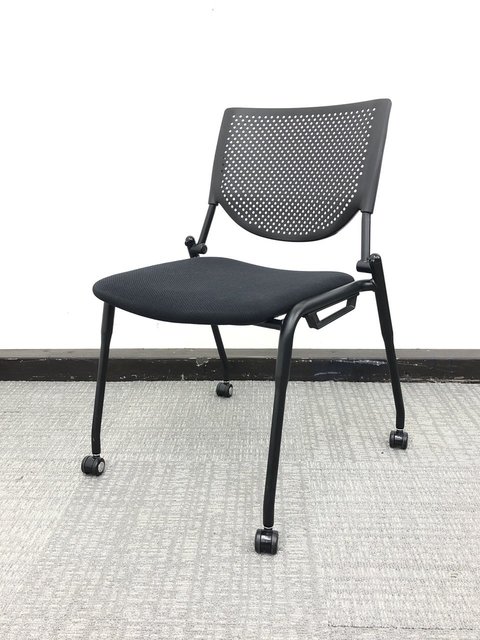 【中古】プロスタック   オカムラ（okamura） スタッキングチェア