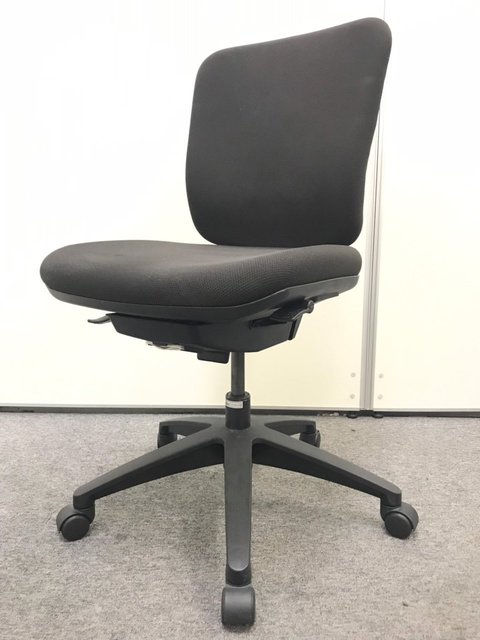 【中古】Mi（エムアイ）   ウチダ（UCHIDA) 肘無ローバックチェア