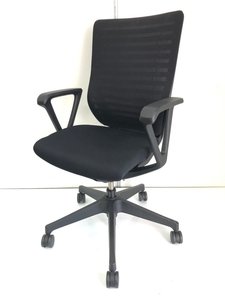 快適な座り心地！
【操作レスで体格にマッチする！】