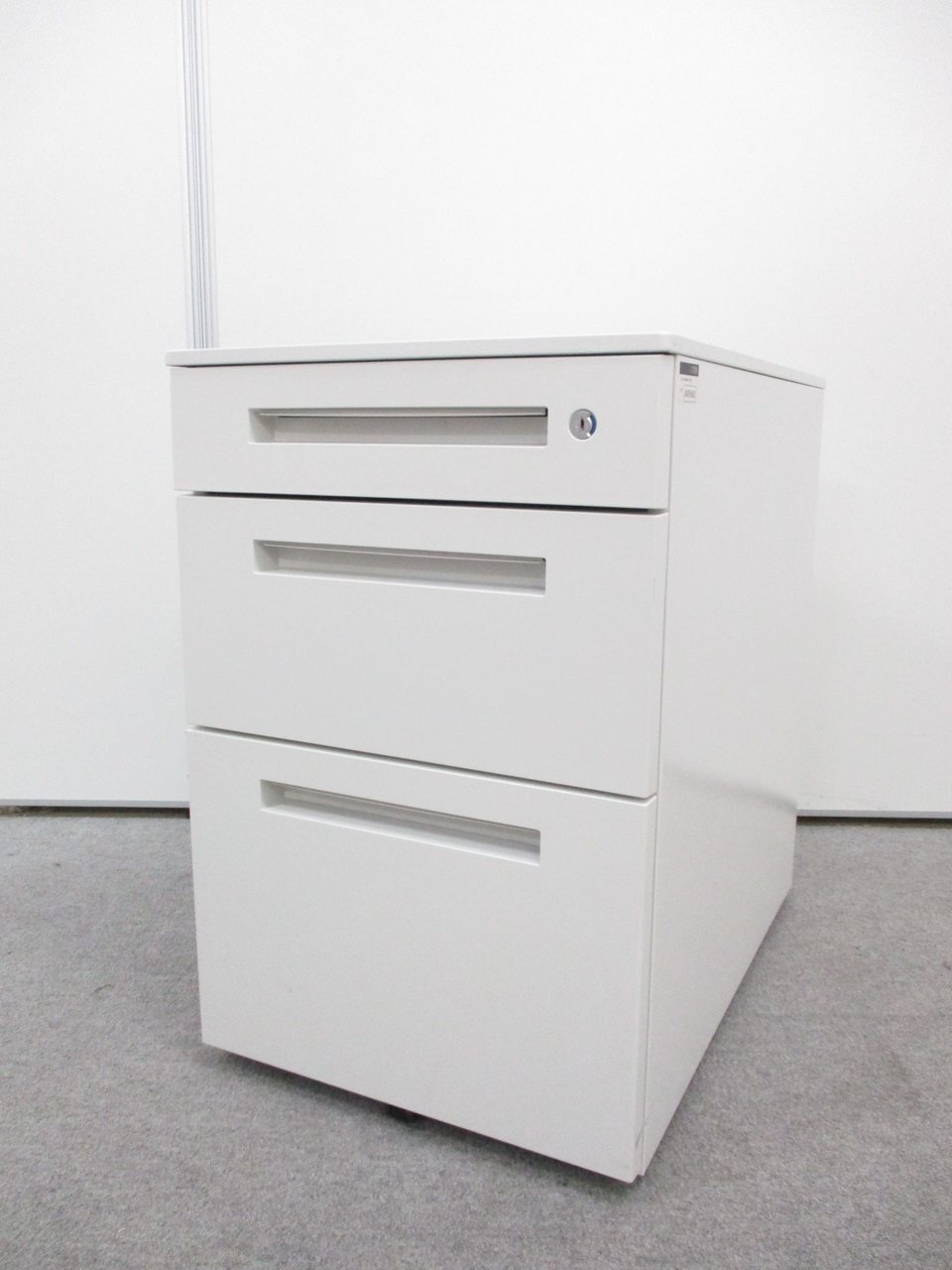 【定価約6万円！！国内メーカー製の3段ワゴンの入荷です！！美しいホワイトカラーシンプルデザイン！！】■イトーキ■CZR
                        CZR 
                                    中古
            