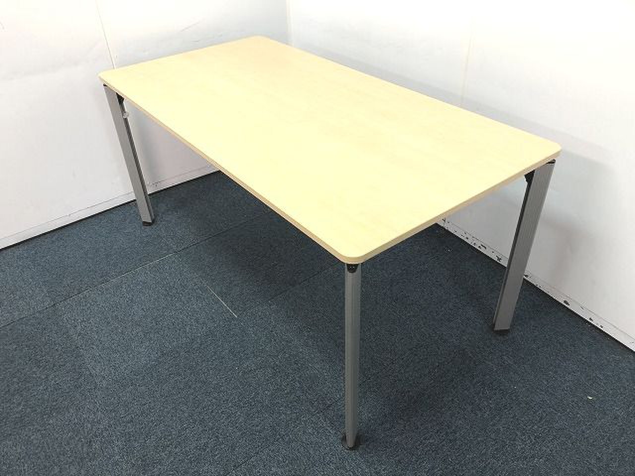 【定価約12万円！！ナチュラルカラー天板のオシャレな4人用ミーティングテーブルの入荷です！！】■イトーキ■DE
                        DEシリーズ 
                                    中古
            