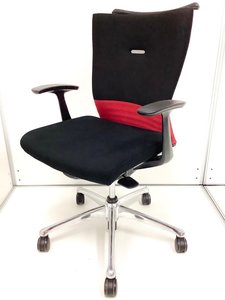 オカムラ｜フィーゴ｜ブラック｜レッド｜ハンガー｜ポリッシュ【中古品】【新大阪】【北区】【淀川区】【北摂】【起業】【AM在庫】