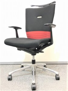 【快適な座り心地で作業効率アップ！】■オカムラ製　フィーゴチェア　デザインアーム　ハンガー付　■シームレスタイプ【ベルトライン：レッド】