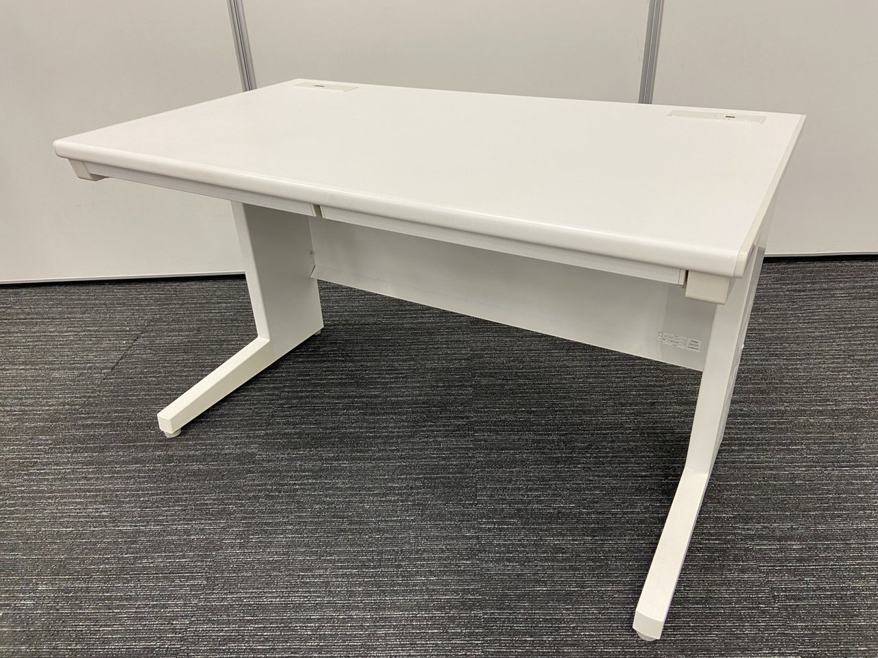 【イナバ製平デスク！】4台入荷致しました！オフィス定番サイズの平机！【コスパ最高】
                        VDN デスク 
                                    中古
            