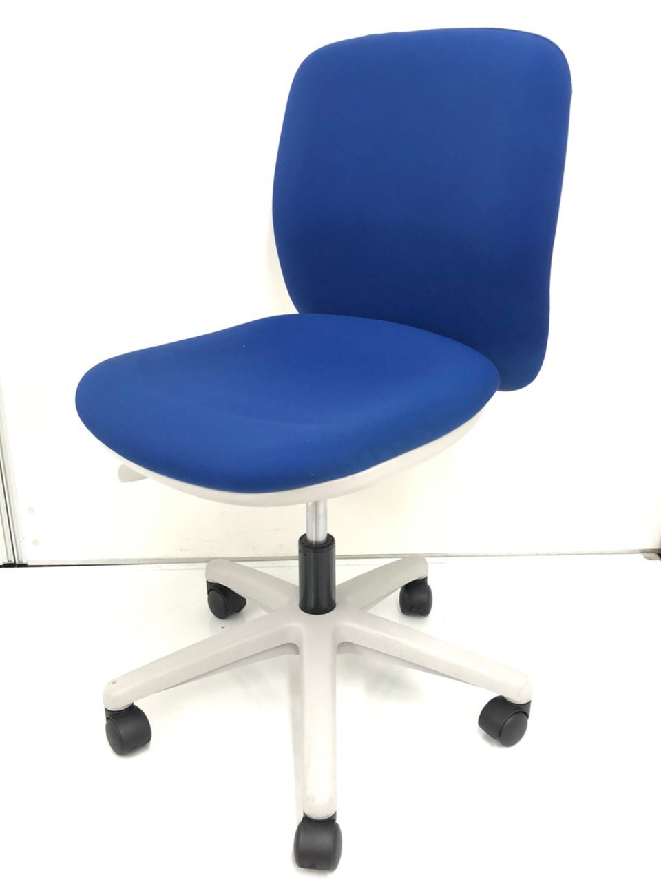 【コンパクトなオフィスチェア！】ウチダ製エニーザチェア！省スペースに人気品！【コスパで選んだらこれ！】
                        エニーザ 
                                    中古
            